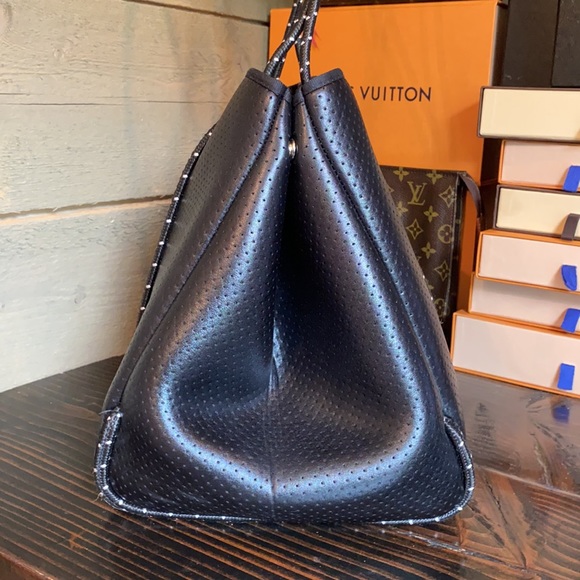 Haute shore Tote and Pochette - Picture 8 of 17